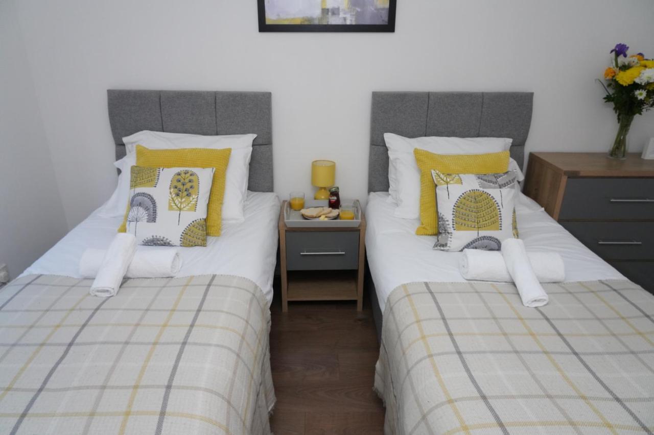 2Bedrm-4Guests-Parking-Nearstation Apartment Лондон Екстериор снимка