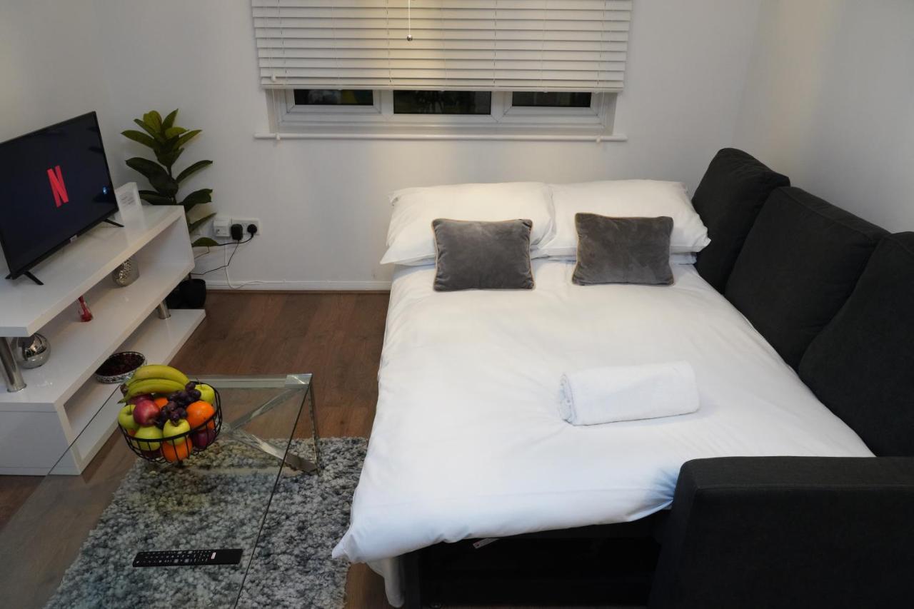 2Bedrm-4Guests-Parking-Nearstation Apartment Лондон Екстериор снимка