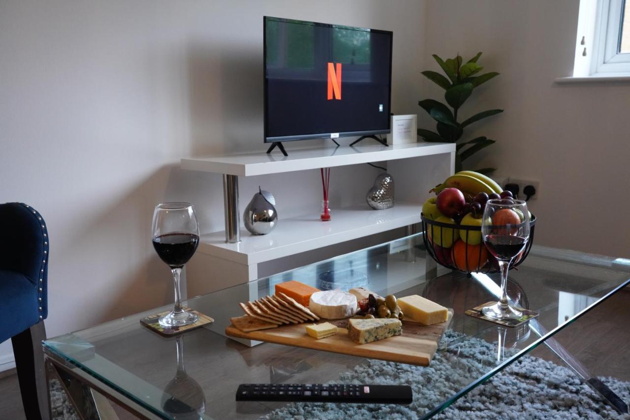 2Bedrm-4Guests-Parking-Nearstation Apartment Лондон Екстериор снимка